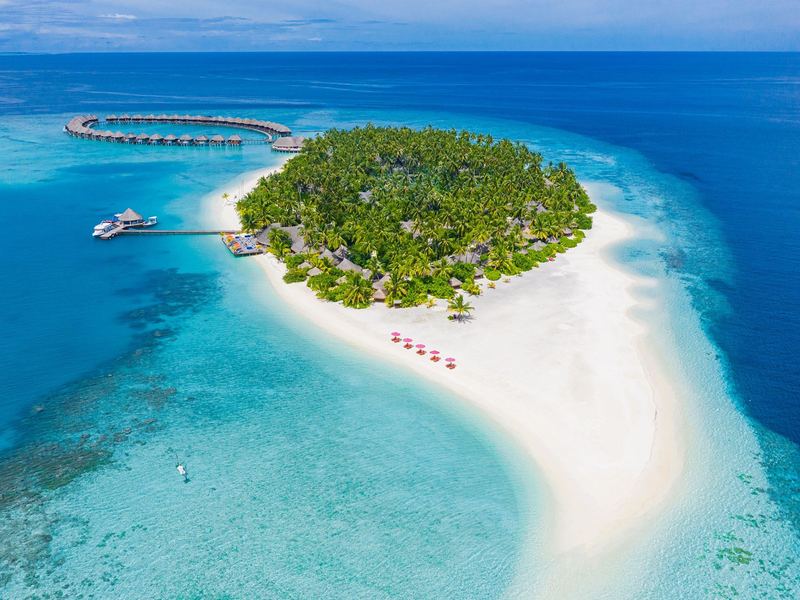 The island and its sandbank, from the air